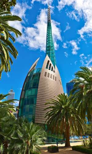 Hop off at Perth attractions, museums, and landmarks with a hop-on hop-off bus tour – Convenient stops and sightseeing in 2025